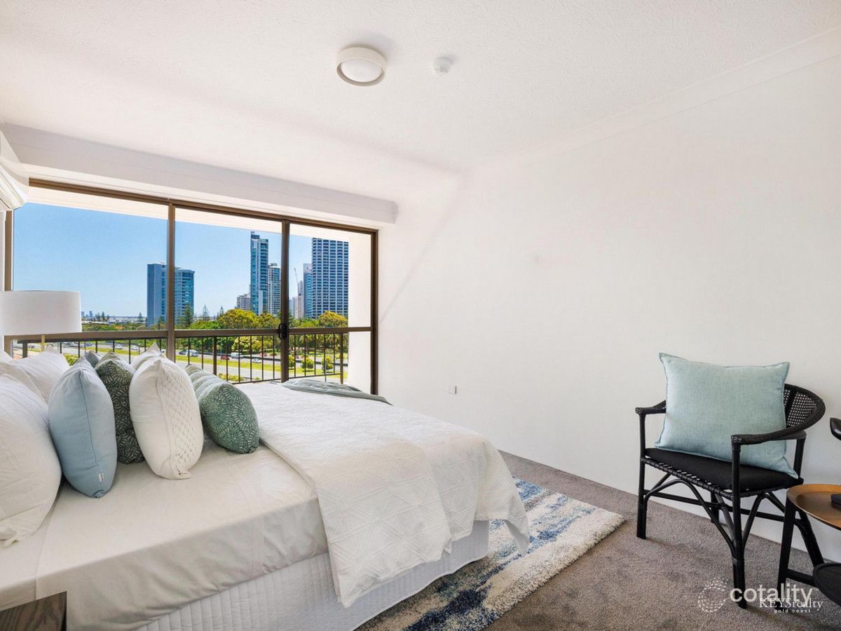 27/18 Commodore Dr, Surfers Paradise, QLD 4217