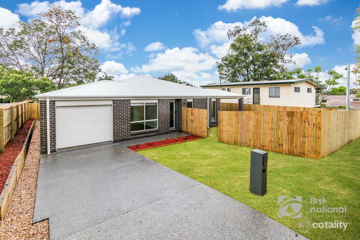 1 Winifred St, Kingston, QLD 4114