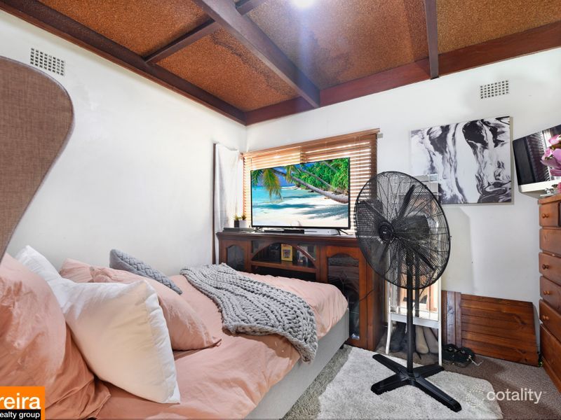 13 Uther Ave, Bradbury, NSW 2560