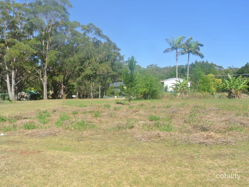 18 Goolagong St, Russell Island, QLD 4184