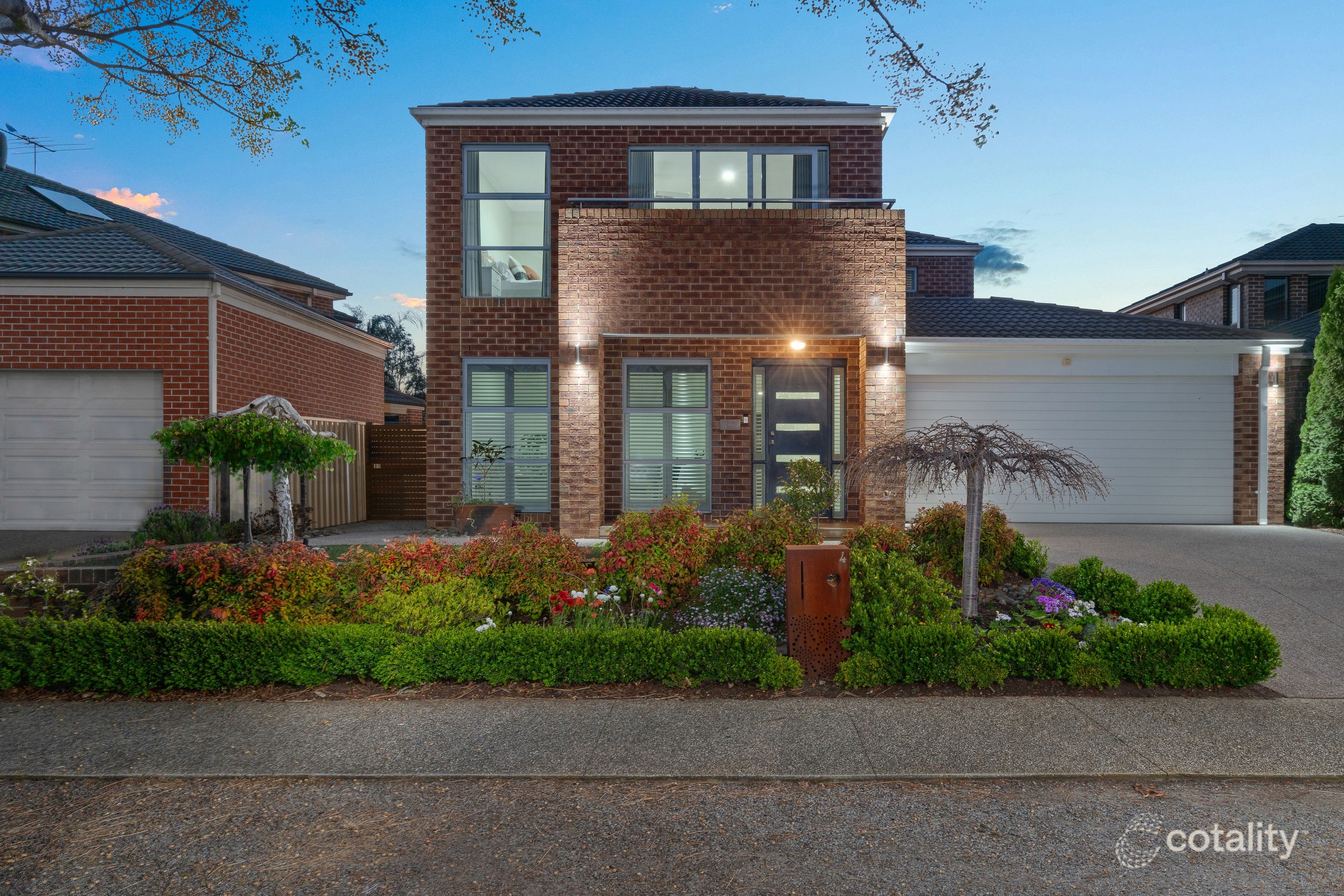 4 Lawson Way, Caroline Springs, VIC 3023