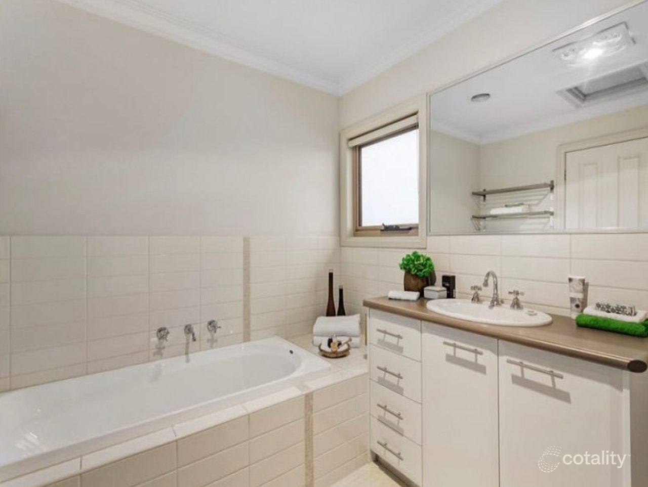 2/150 Somers Ave, Macleod, VIC 3085