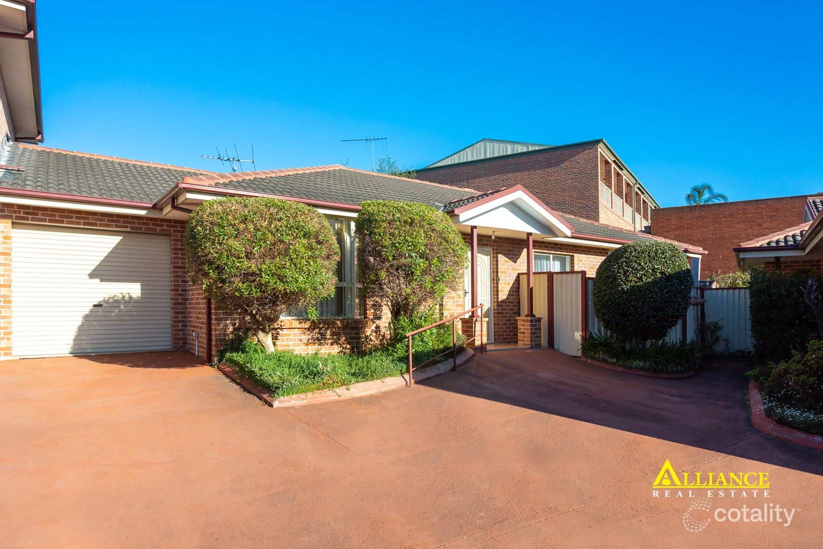 2/15 Panorama Pde, Panania, NSW 2213