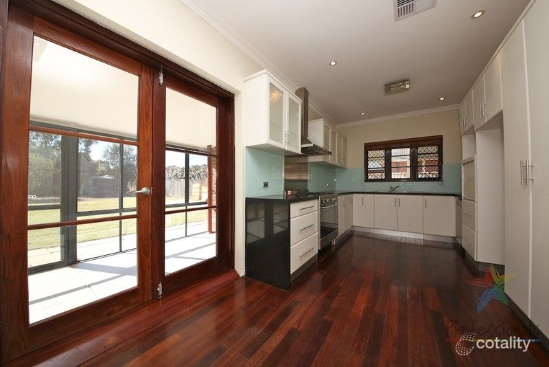 14 Holmesdale Rd, Woodbridge, WA 6056
