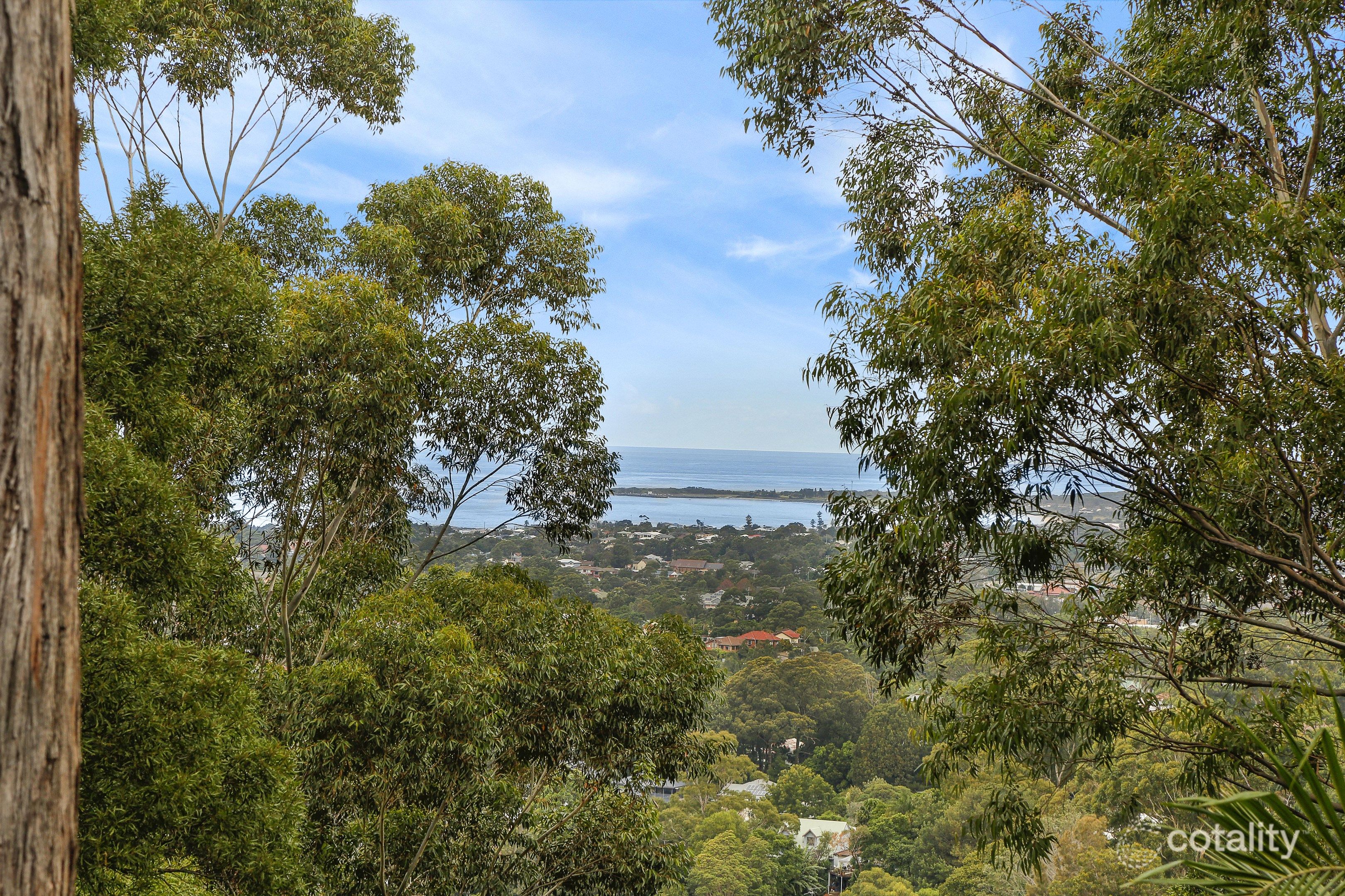30 Armagh Pde, Thirroul, NSW 2515