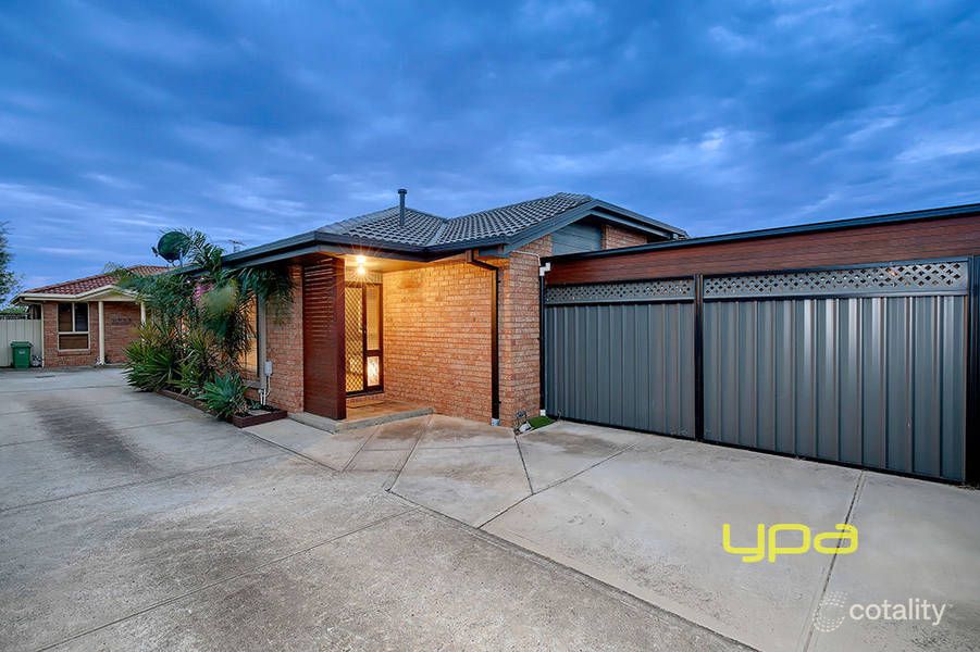 1/112 Lenoak St, Gladstone Park, VIC 3043