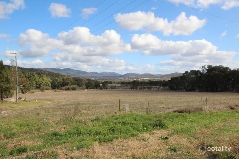 198 Days Rd, Ballandean, QLD 4382