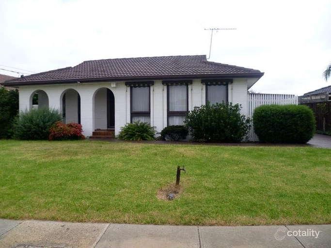 17 Aycliffe Dr, Deer Park, VIC 3023