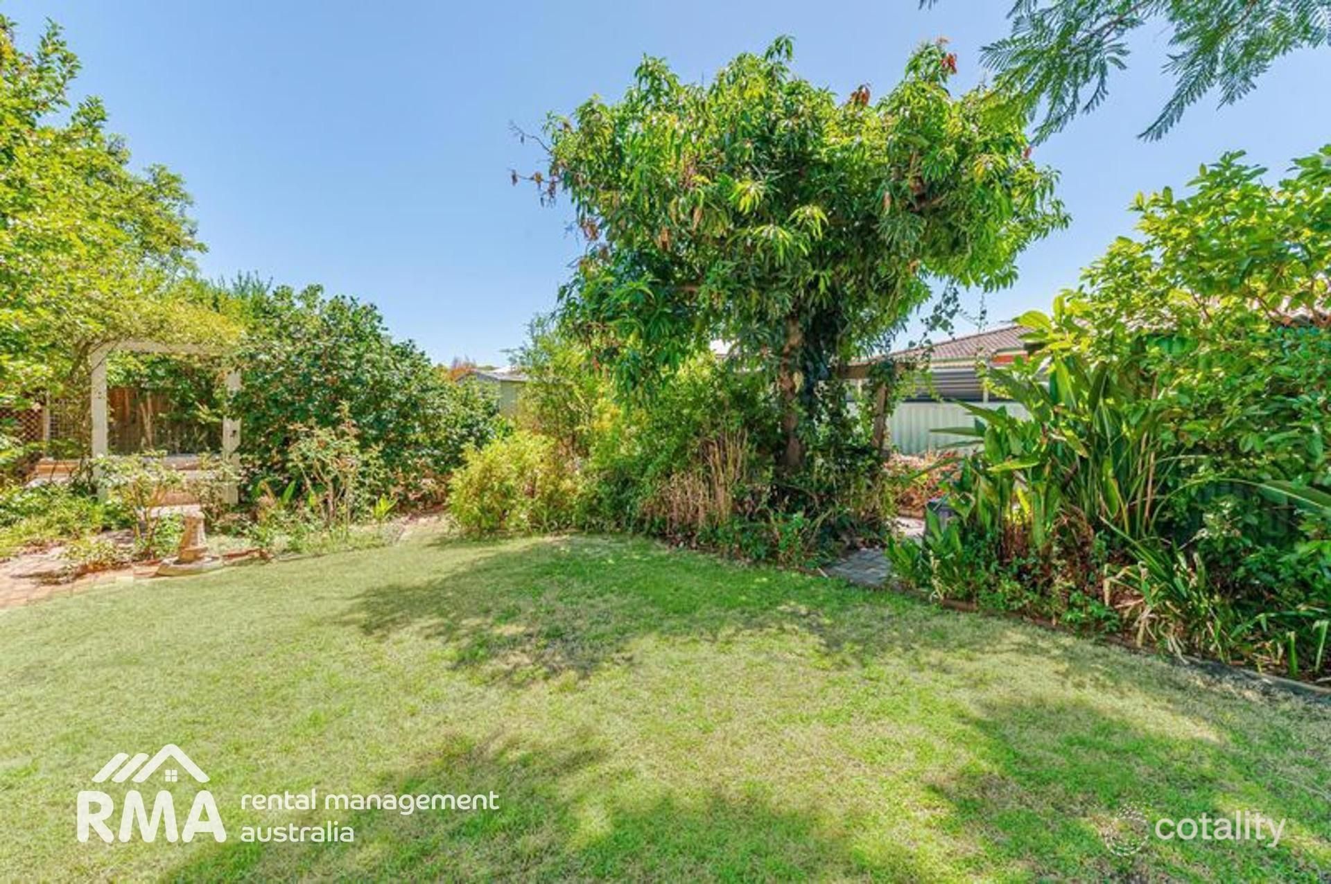 40 Wendouree Rd, Wilson, WA 6107