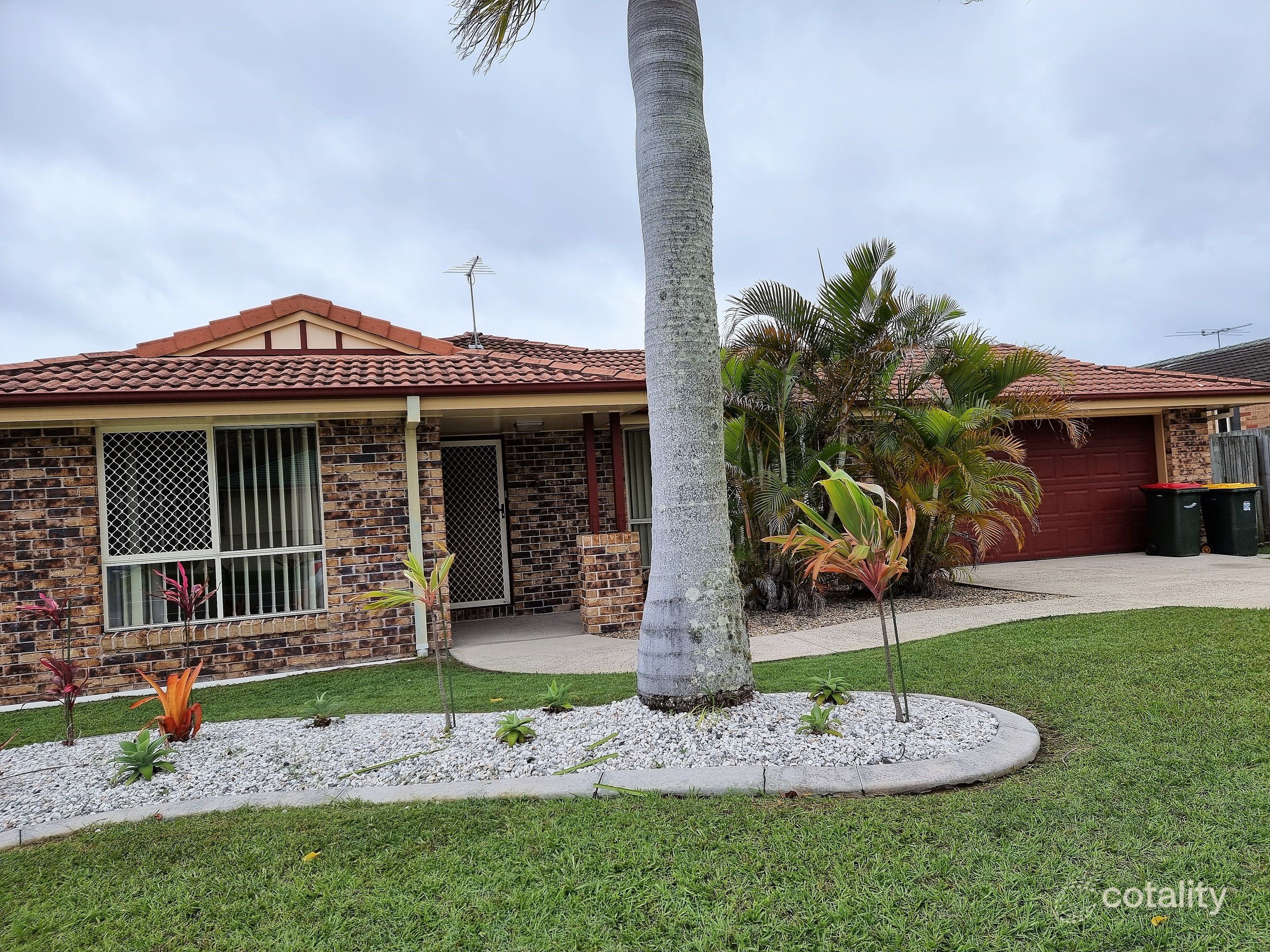 166 Bestmann Rd E, Sandstone Point, QLD 4511