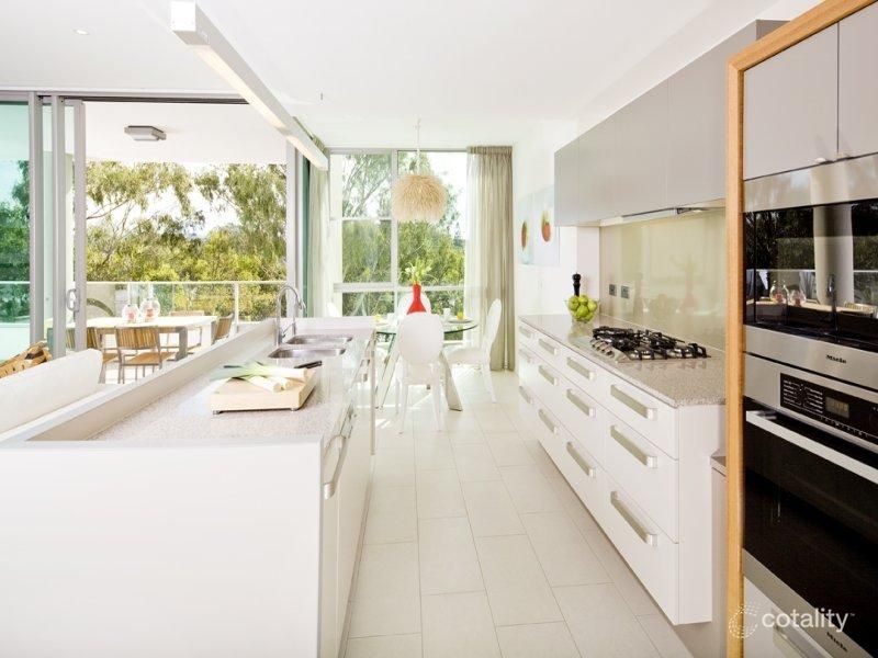 204/205 King Arthur Tce, Tennyson, QLD 4105