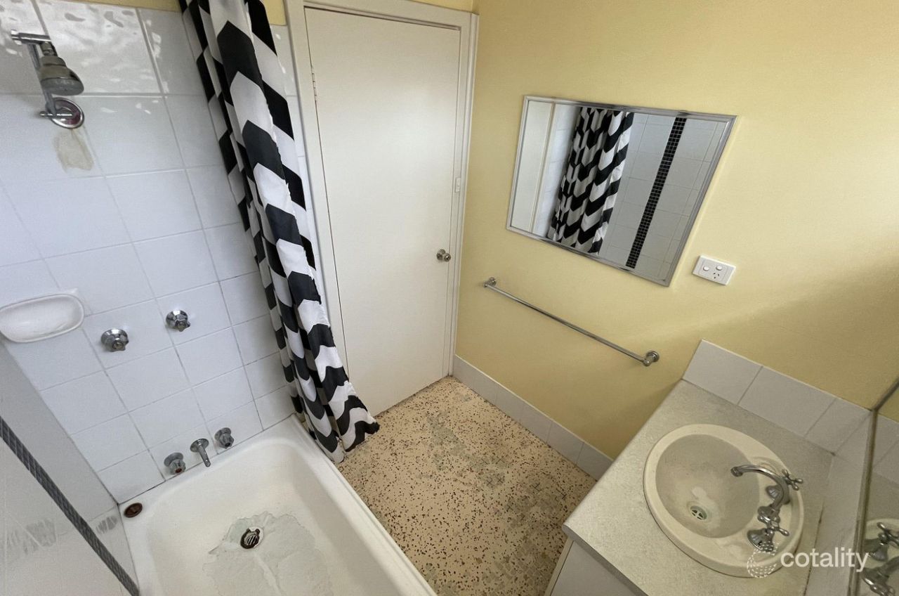 2a Calvert Way, Girrawheen, WA 6064