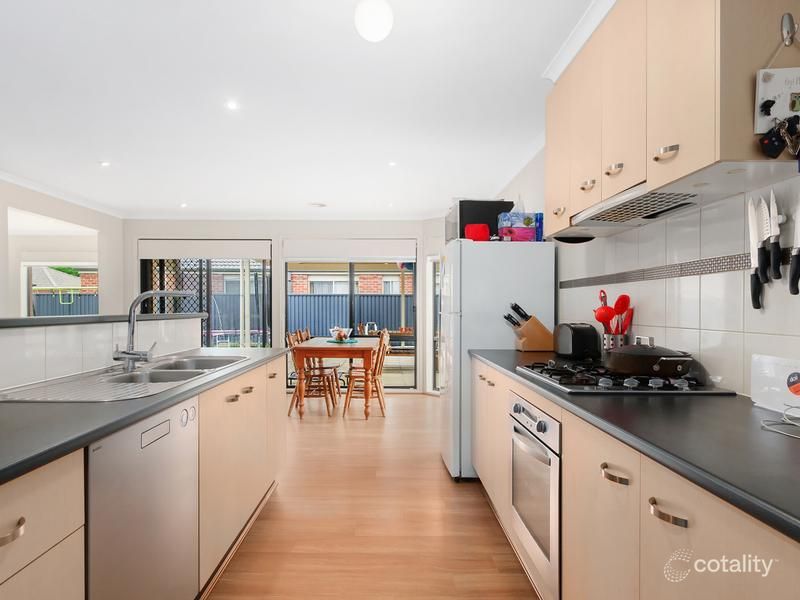 36 Blackwood Dr, Pakenham, VIC 3810