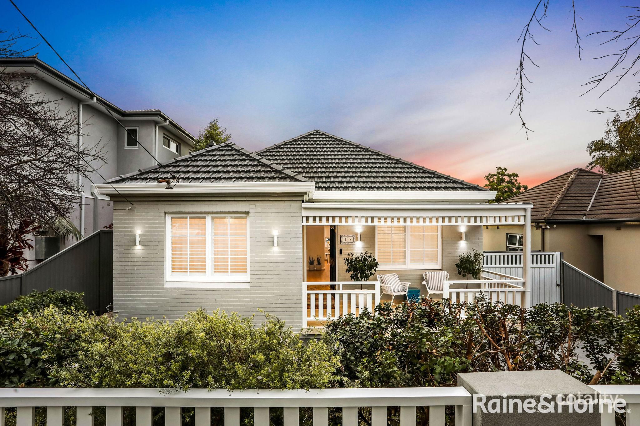 17 Banner Rd, Kingsgrove, NSW 2208