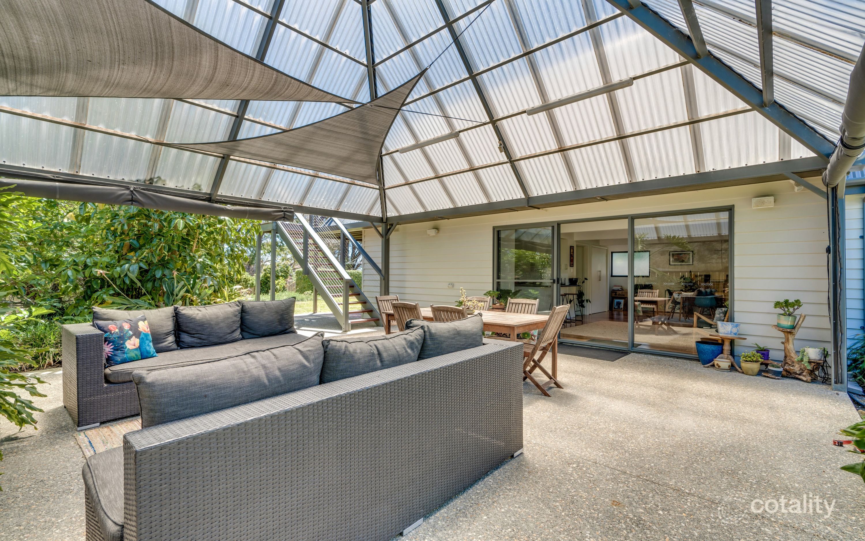 3 Grove St W, Little Grove, WA 6330