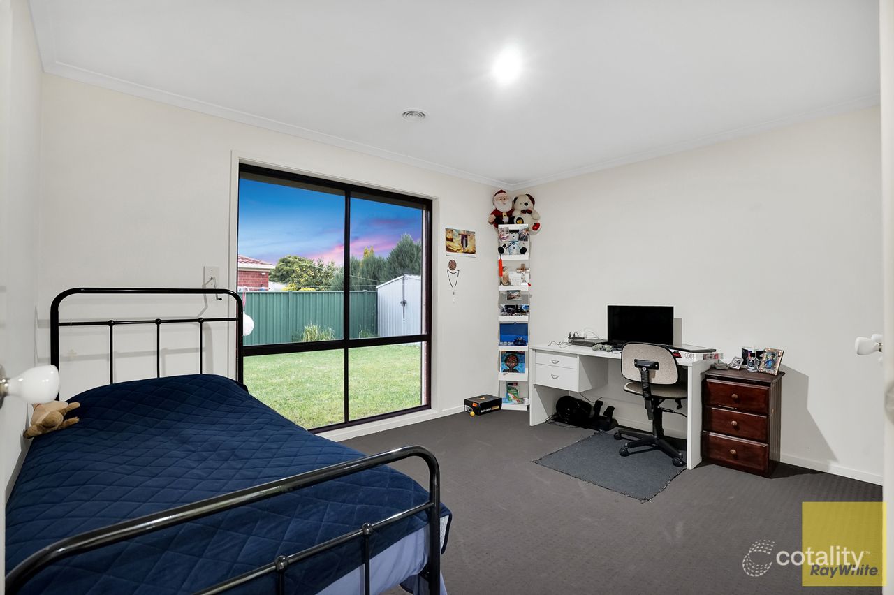 23 Wood Gr, Burnside, VIC 3023