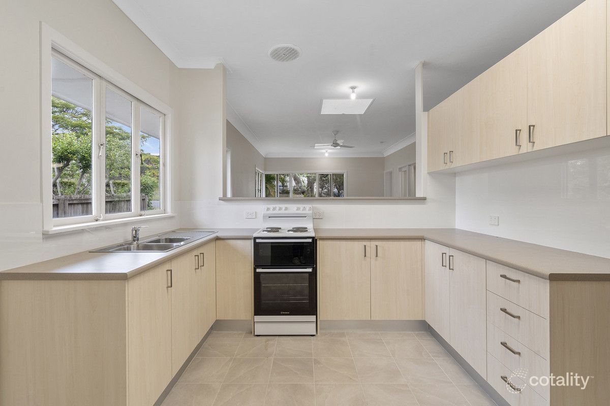 7 Allamanda St, Fairfield, QLD 4103