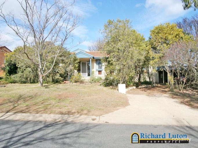 8 Poole Pl, Latham, ACT 2615