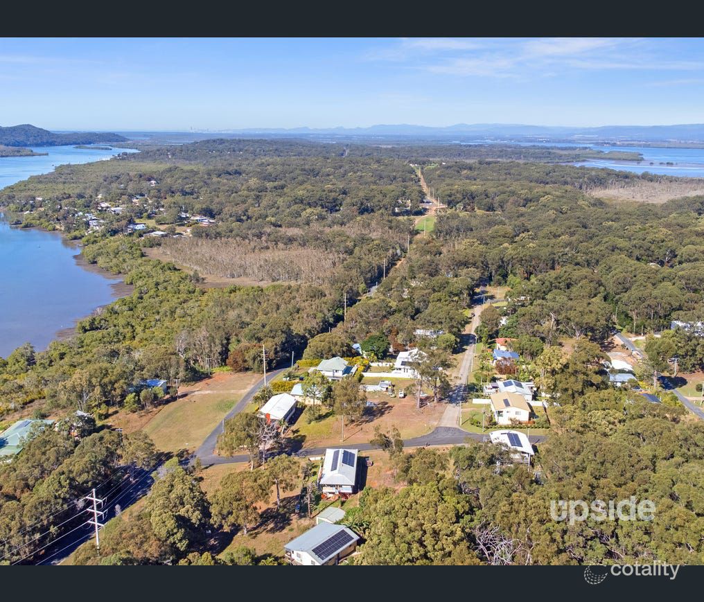 23 Cutter St, Russell Island, QLD 4184