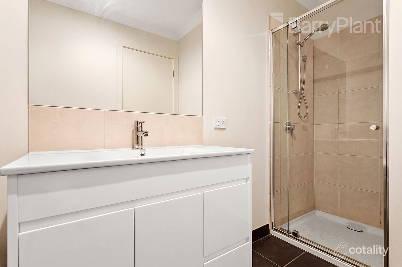 17 Brunswick Cres, Craigieburn, VIC 3064