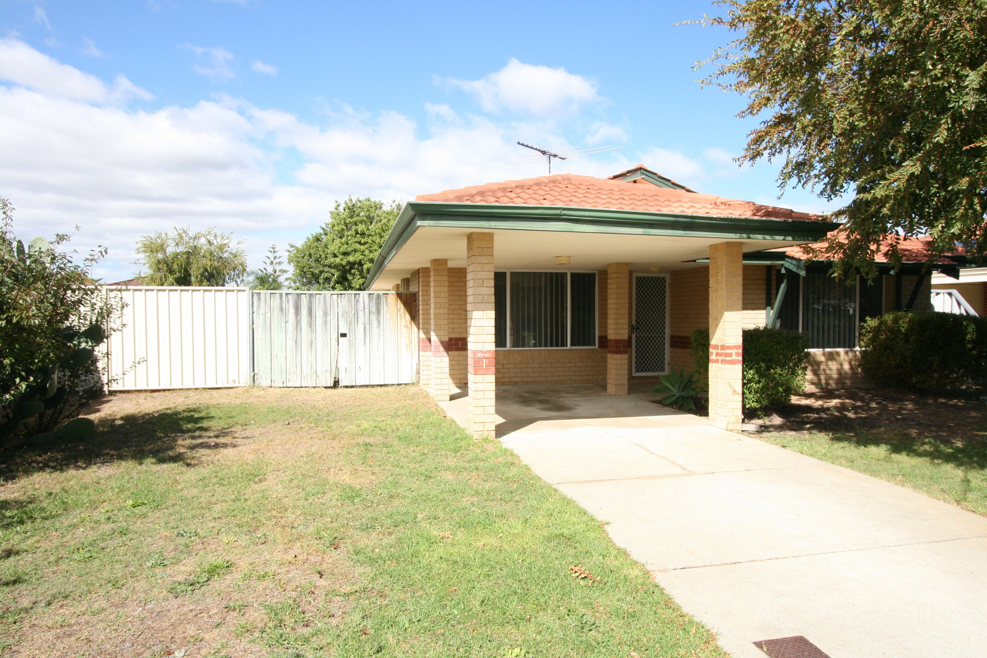 1 Redfin Cl, Warnbro, WA 6169