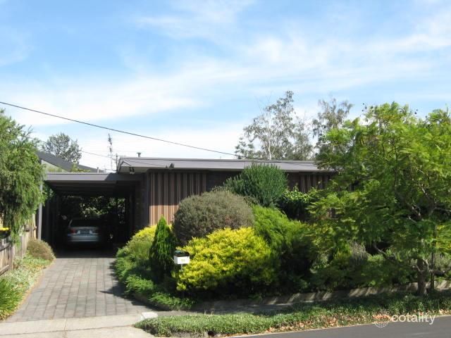 11 Vickers Ave, Strathmore Heights, VIC 3041
