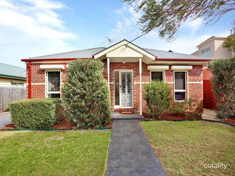 37 Cromwell St, Glenroy, VIC 3046