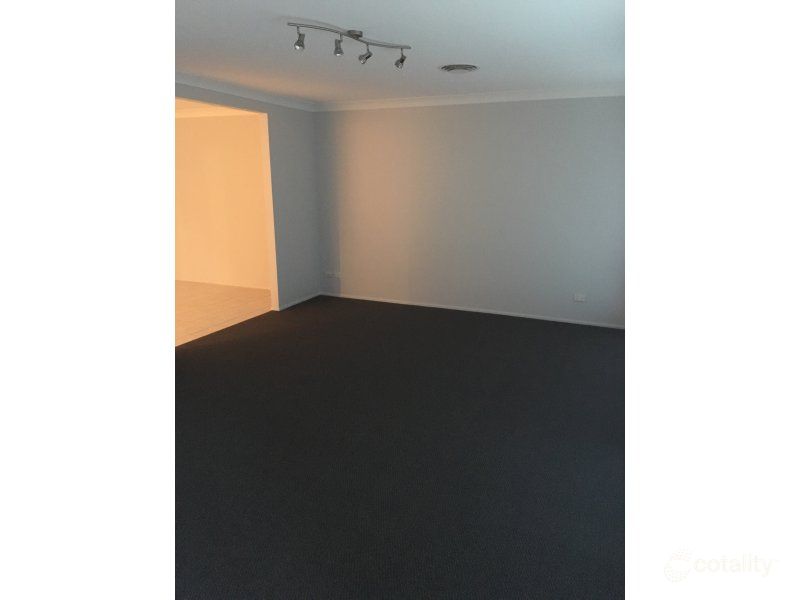 10 Blaxland Ave, Luddenham, NSW 2745