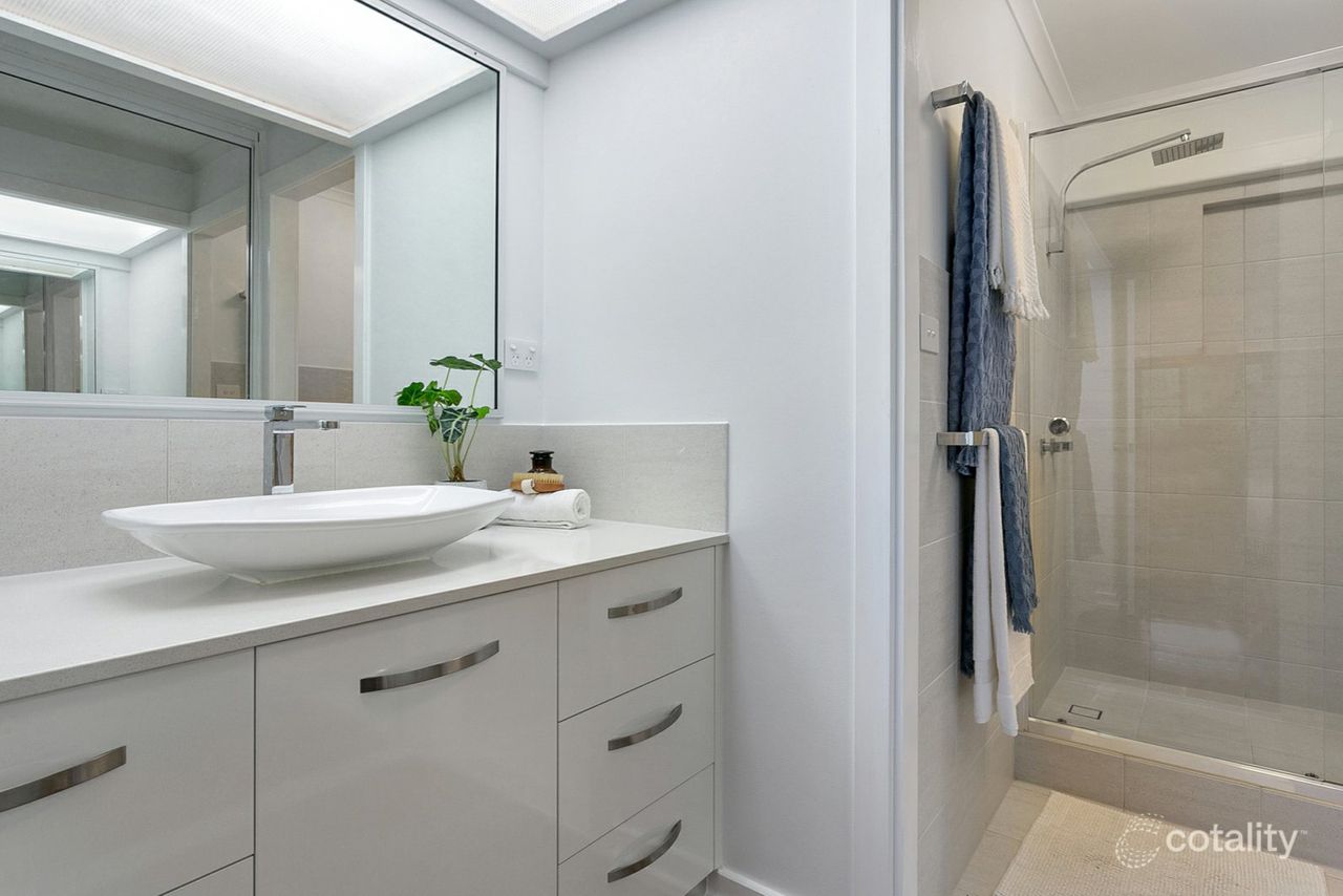 14 Eugenia Cres, Redlynch, QLD 4870