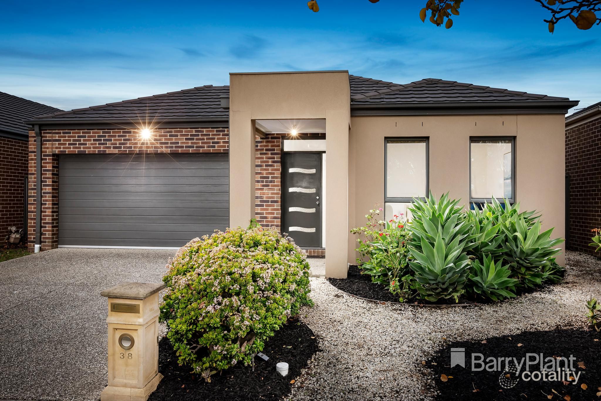 38 Mount Eccles Way, South Morang, VIC 3752