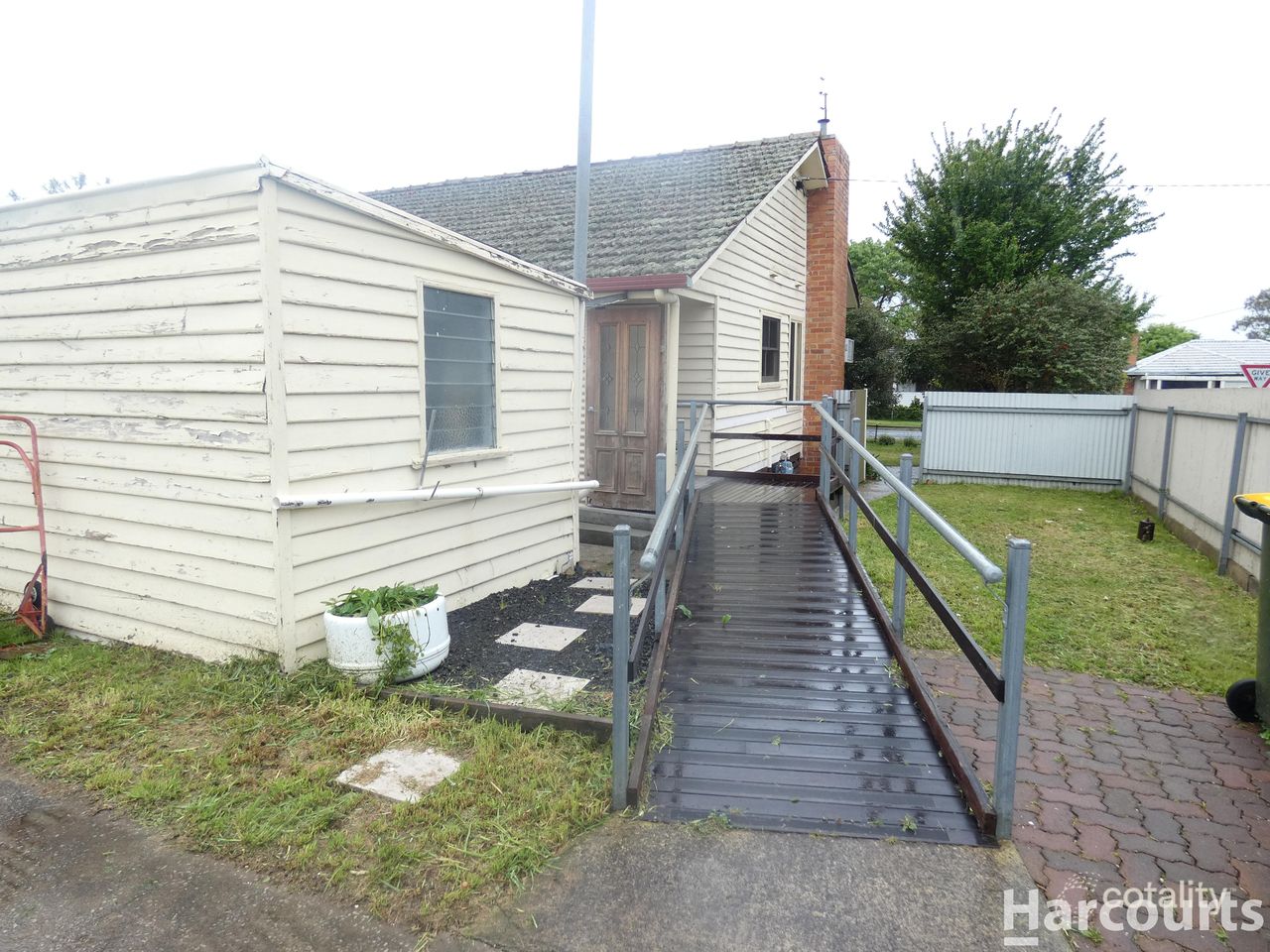 5 Churchill Rd, Horsham, VIC 3400