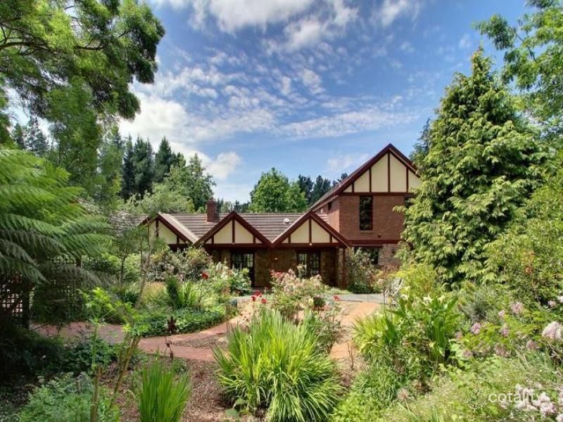 7 Old Baker Rd, Wandin East, VIC 3139