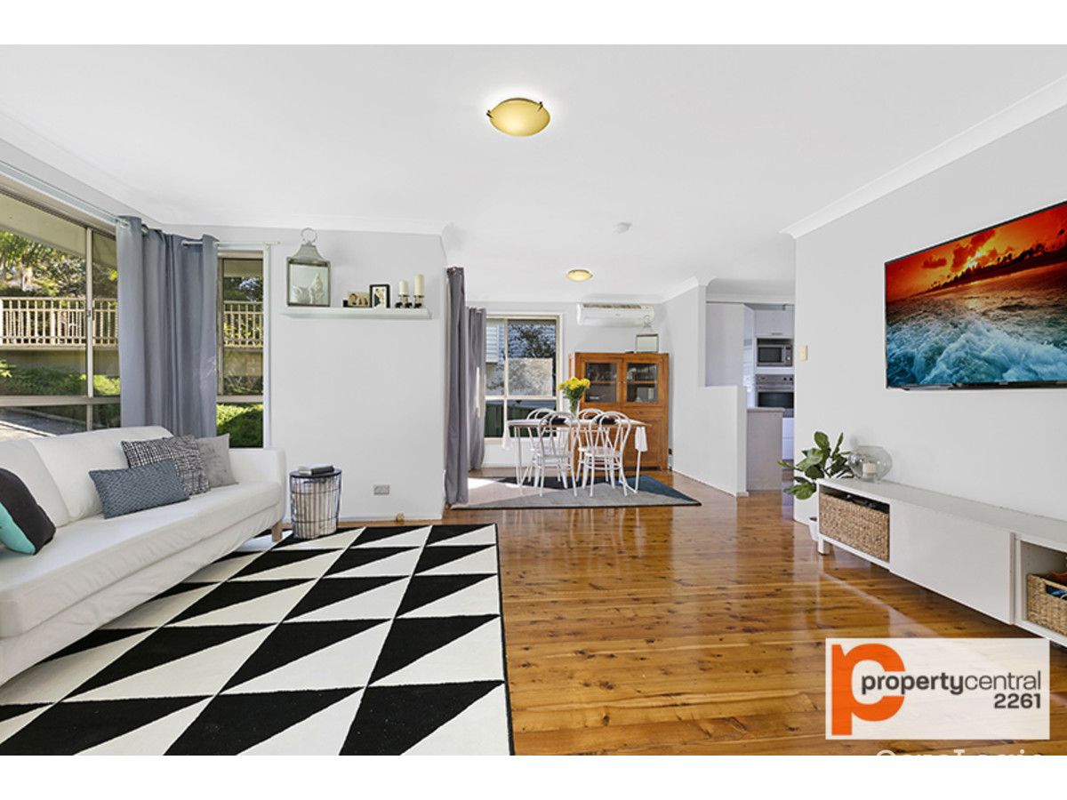 11 Donegal Rd, Berkeley Vale, NSW 2261