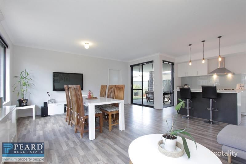 11 Mayor St, Harrisdale, WA 6112