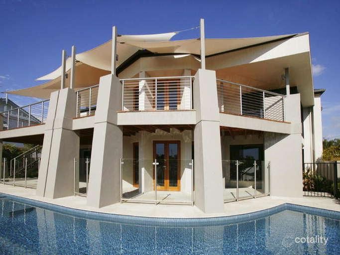 5825 Bayview Walk, Hope Island, QLD 4212