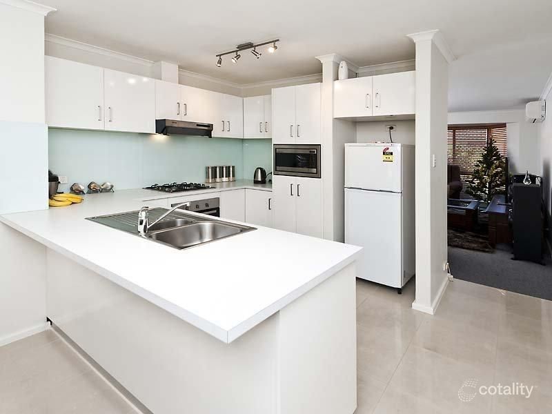 1/2 Lakeside Tce, Mount Pleasant, WA 6153