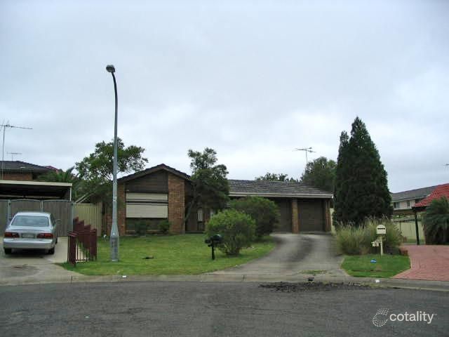 4 Guyra Cl, Bossley Park, NSW 2176