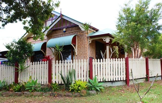 1 Goomburra Ct, Forest Lake, QLD 4078