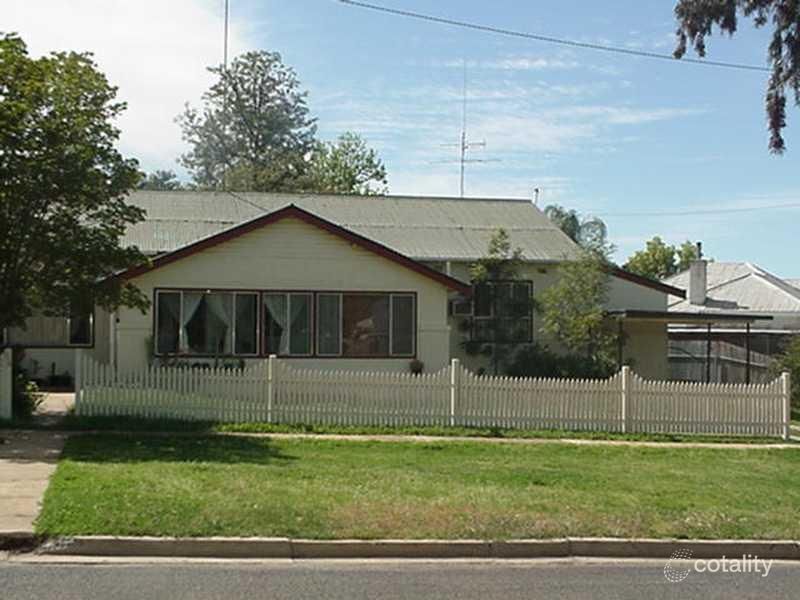 2/305 Wakaden St, Griffith, NSW 2680