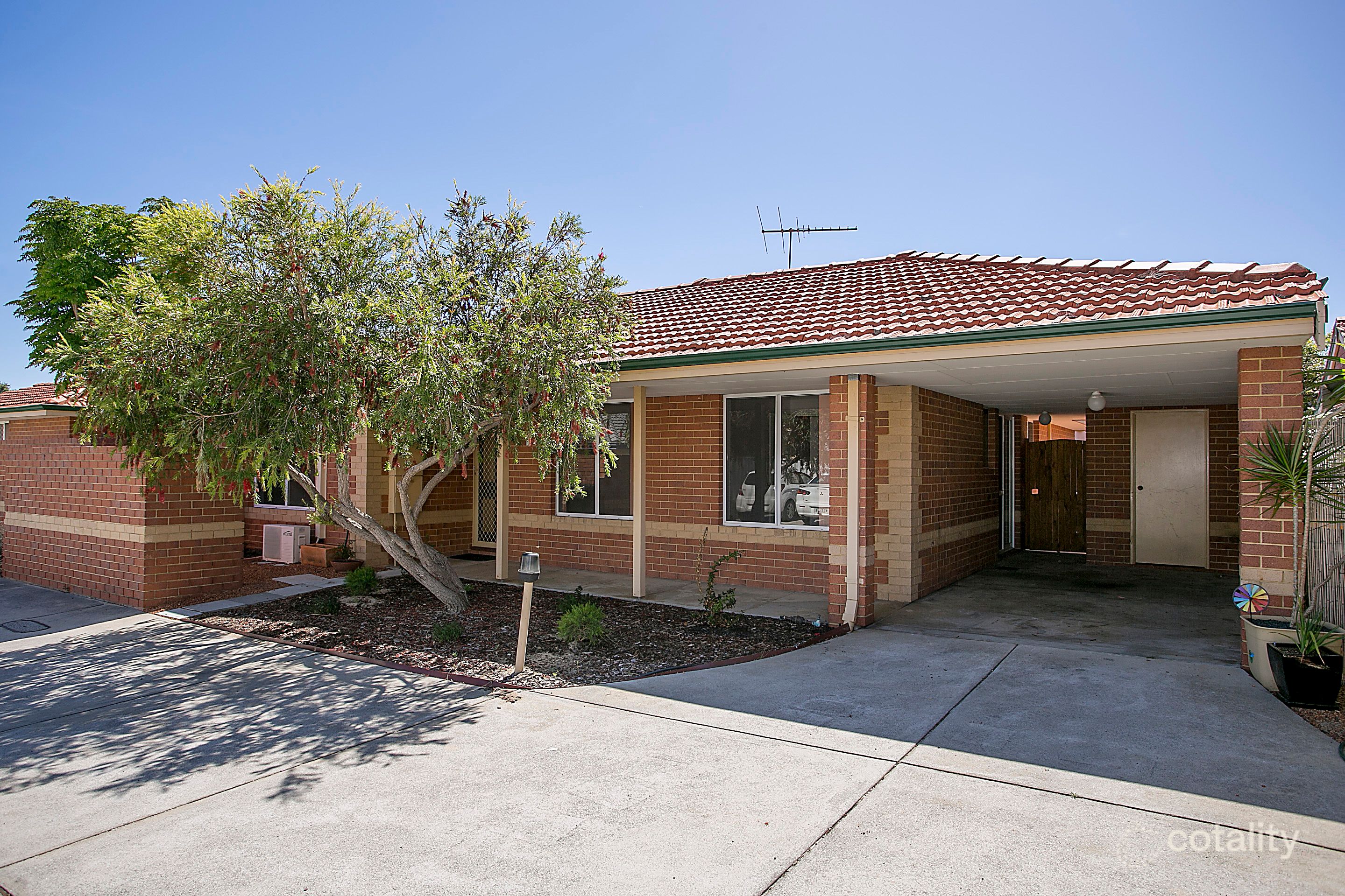 15/11 Elvire St, Viveash, WA 6056