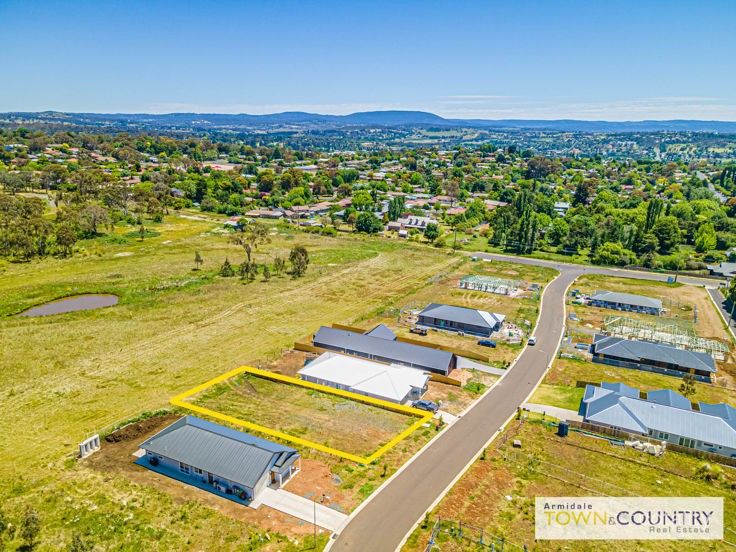 18 Melba Pl, Armidale, NSW 2350