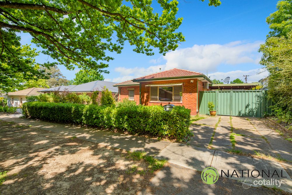 15 Hacking Cres, Narrabundah, ACT 2604