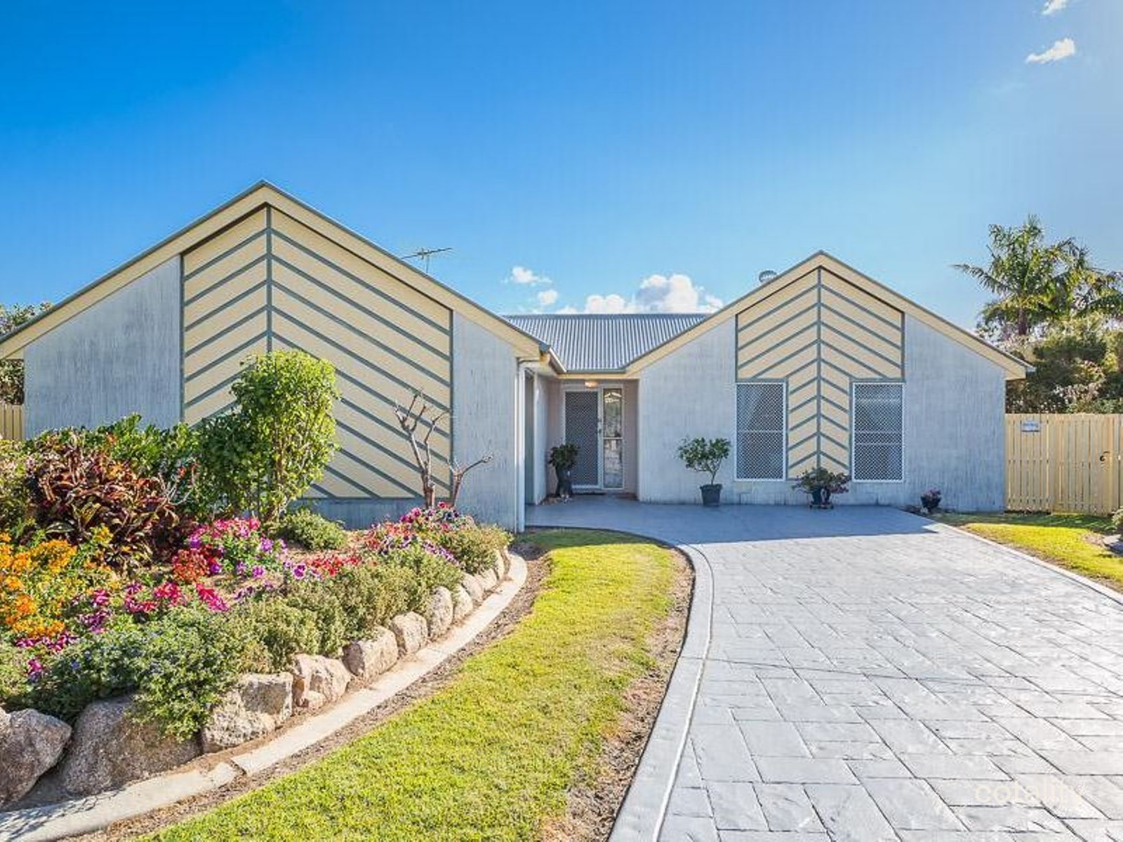 25 Trent Ct, Sandstone Point, QLD 4511