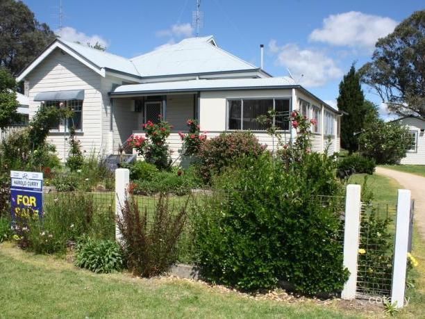 68 Wood St, Tenterfield, NSW 2372