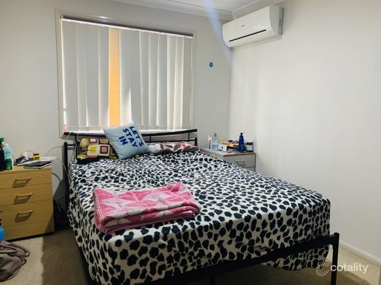4/9 Lawrence Cl, Robertson, QLD 4109
