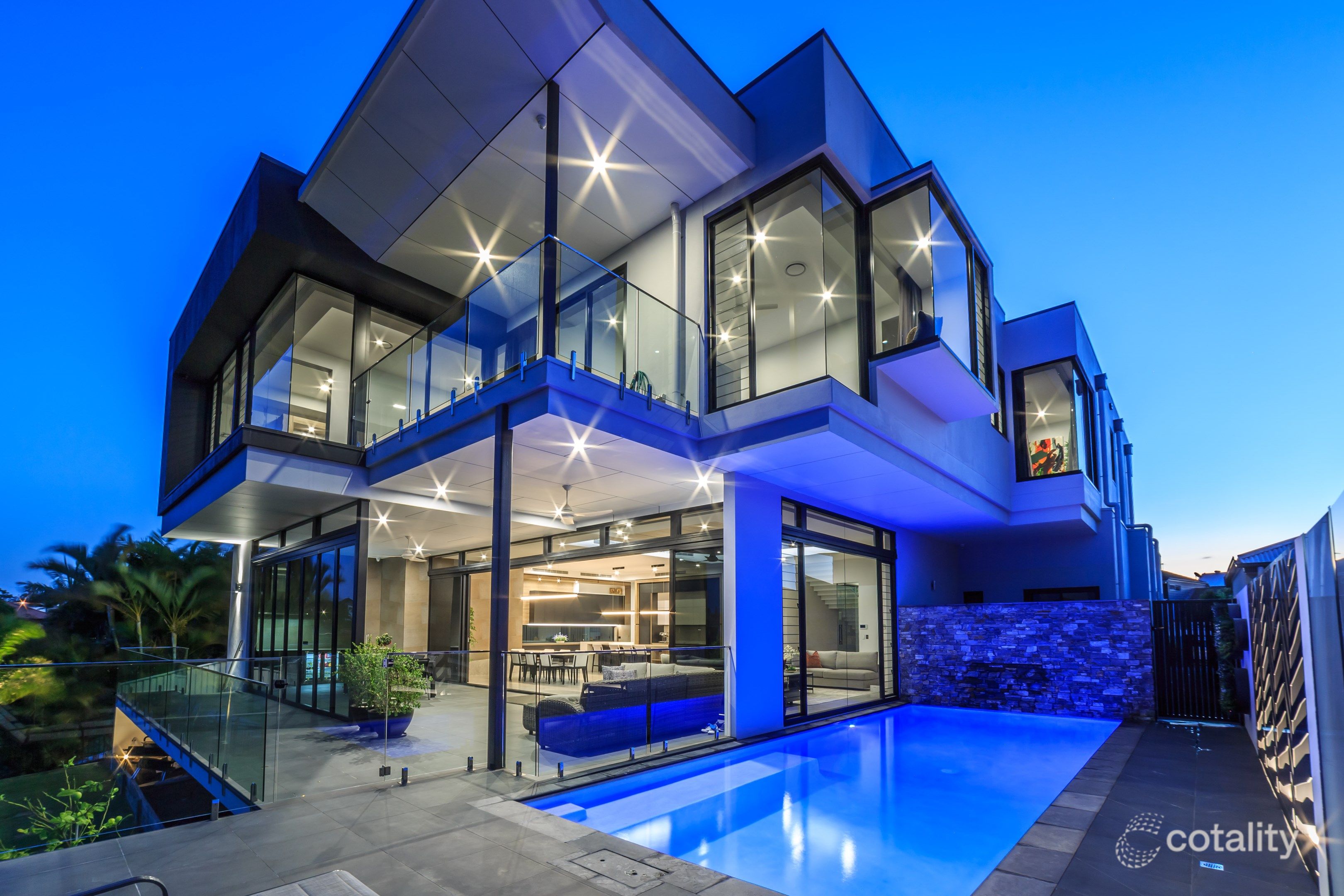 9 Temple Island Cct, Oxenford, QLD 4210