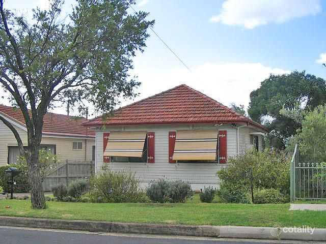 11 Lascelles Ave, Greenacre, NSW 2190
