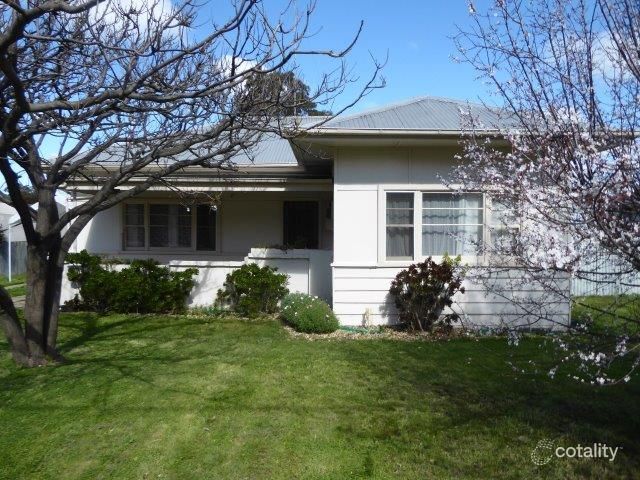 2 Asquith Res, Warracknabeal, VIC 3393