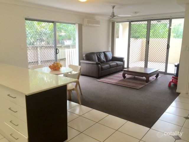 1/8-12 Proud St, Labrador, QLD 4215