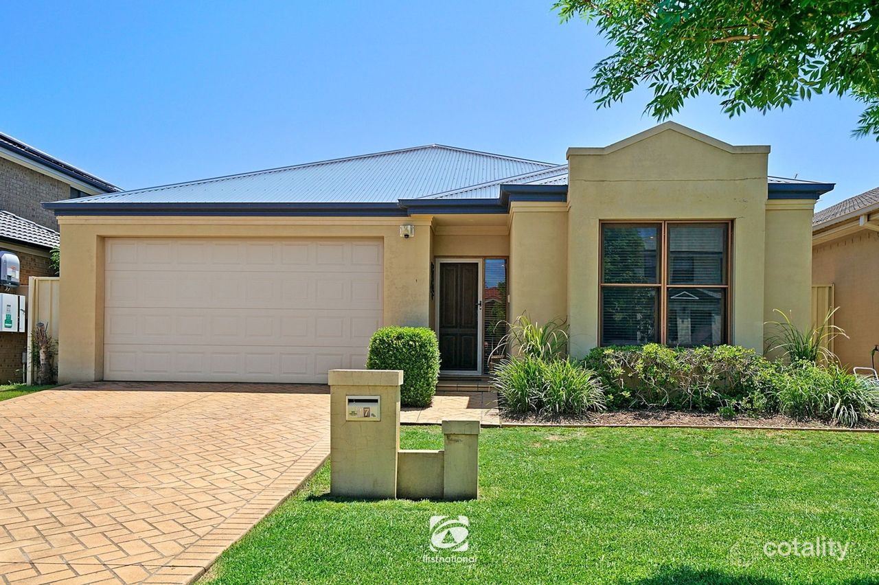 17 Turbott Ave, Harrington Park, NSW 2567
